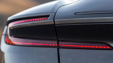 Aston Martin DB11