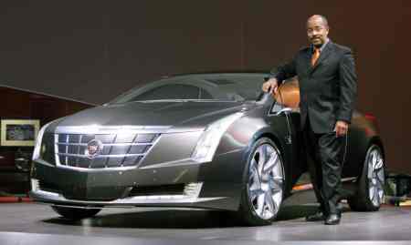 ed-welburn-with-cadillac-converj-concepy-2009