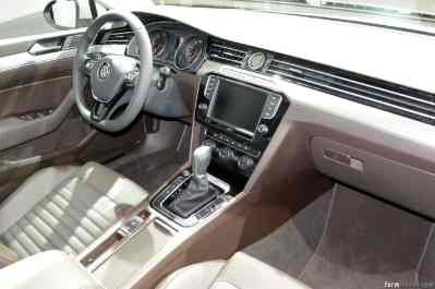 Volkswagen Passat (2015) interior