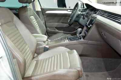 Volkswagen Passat (2015) interior
